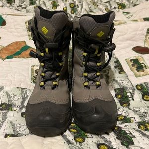 Columbia snow boots.  EUC.